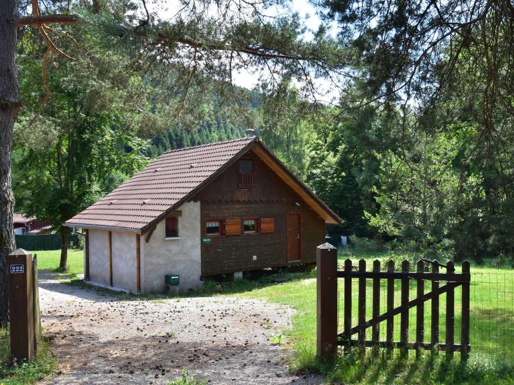 Chalet Snug Chalet in Turquestein Blancrupt with Fenced Garden  57560 Saint-Quirin