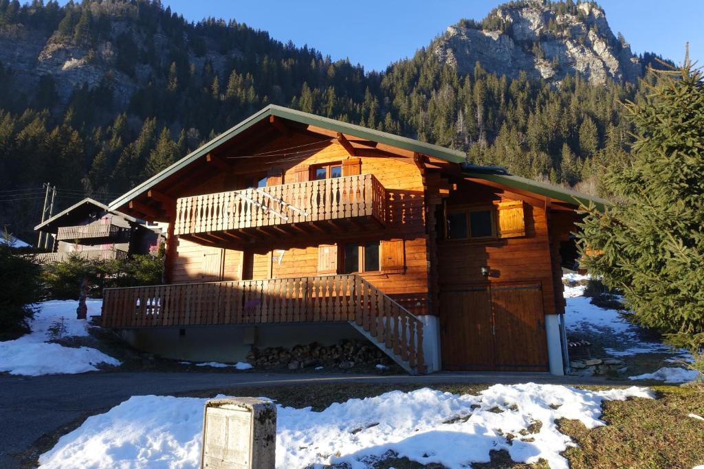 Chalet Spacious comfortable chalet close to the ski lifts for 8 persons 92 Chemin de Très les Pierres 74390 Châtel