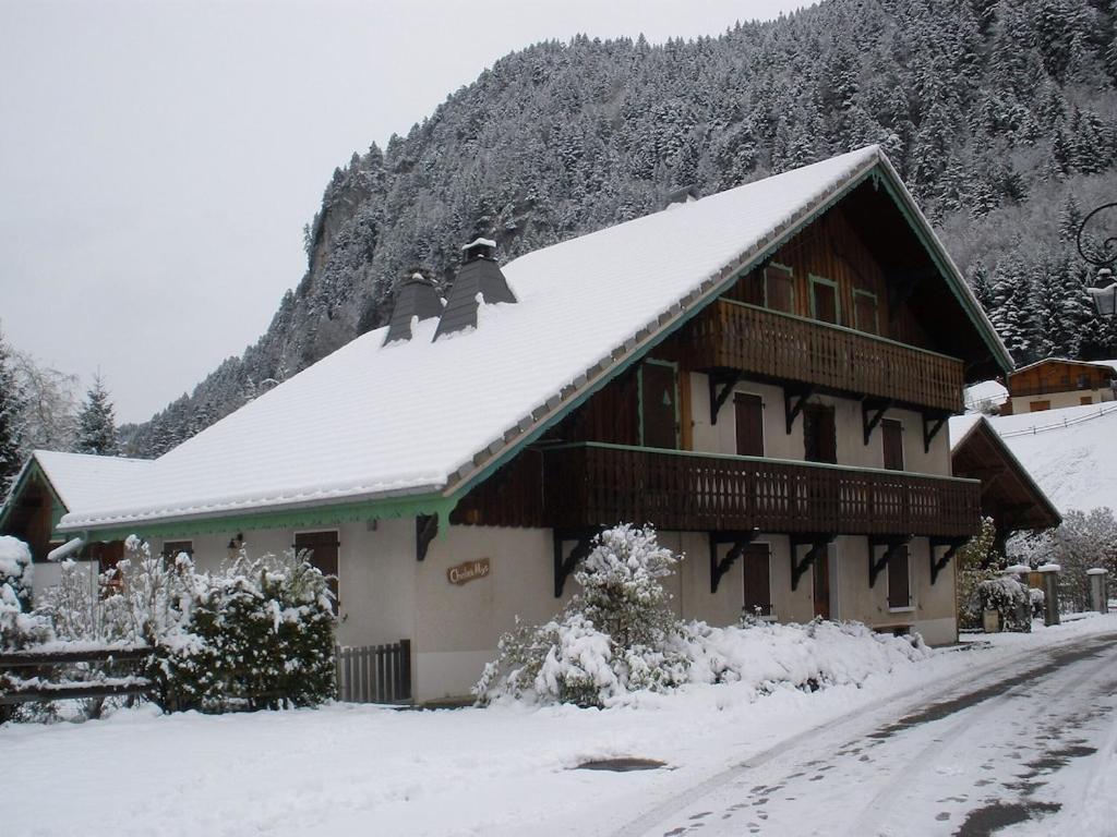 Spacious Ski Chalet In Traditional French Village, sleeps 8-10, Four Star with fibre broadband Chalet Alys, 187 Rue de L’ecole, 74360 Abondance