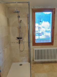 Spacious Ski Chalet In Traditional French Village, sleeps 8-10, Four Star with fibre broadband