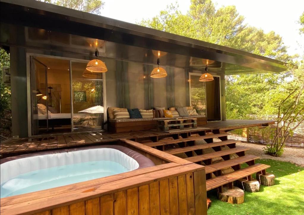 SUBLIME CHALET*JACUZZI*JARDIN*PLANCHA*CLIM*WIFI* 495 Chemin de l'Anglais, 13590 Meyreuil