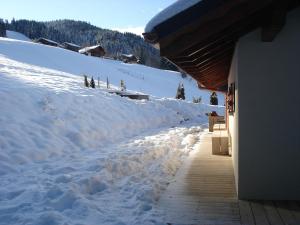 Chalet Sunny Chalet in Les Gets with Jacuzzi  74260 Les Gets Rhône-Alpes