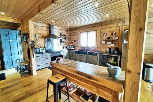 Superb modern chalet with 12 possible beds in the middle of the countryside