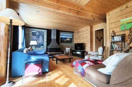 Superb modern chalet with 12 possible beds in the middle of the countryside