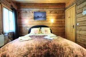 Superb modern chalet with 12 possible beds in the middle of the countryside