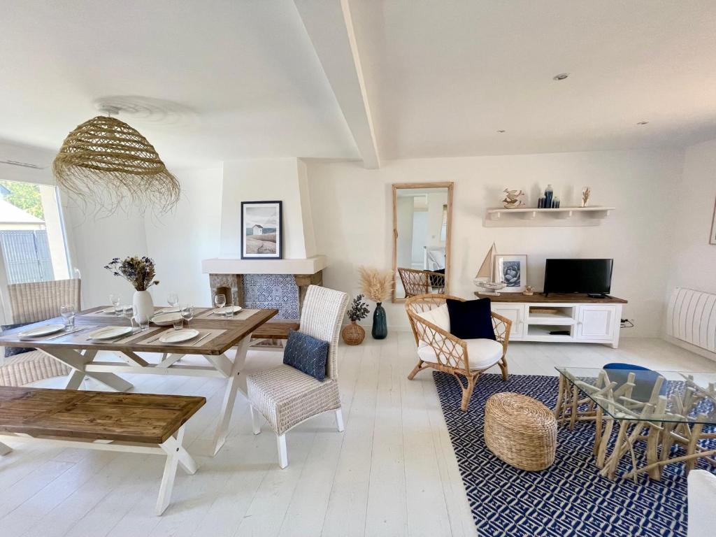 Superb Savoyard traditional chalet located 500 m from the slopes 73210 Peisey-Nancroix
