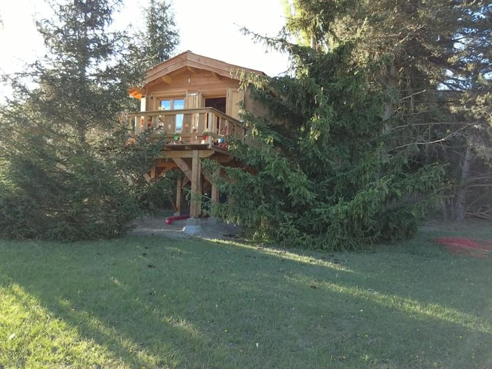 Chalet Chalet sur Pilotis Ane'ita de l'Arbenquens 66 Route d'Allos, 04170 La Mure