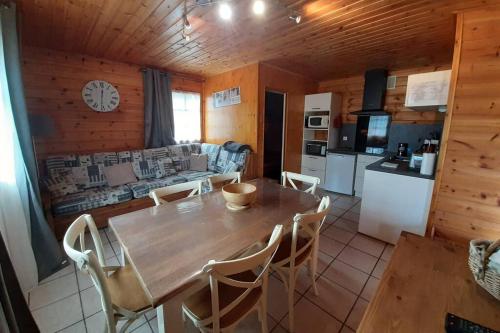 T2 cabine indépendant en rez-de-chaussée d'un chalet