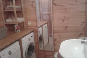 T2 cabine indépendant en rez-de-chaussée d'un chalet