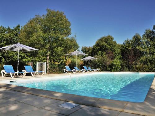 Tidy chalet in the woods of the beautiful Dordogne