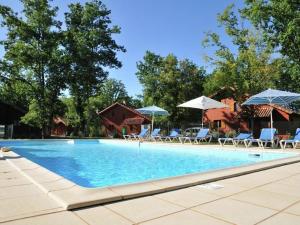 Tidy chalet in the woods of the beautiful Dordogne