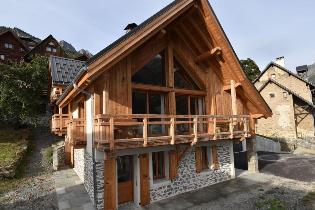 Chalet VAUJANY LOCATIONS OULALA 485 Route du Col du Sabot 38114 Vaujany