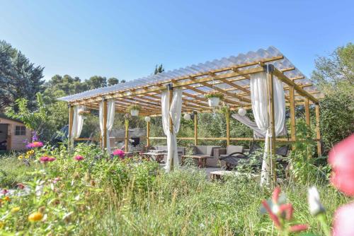 WOOD COTTAGE LA TURBIE