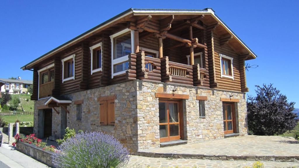 Chalet Zénitude: Superbe chalet baigné de soleil 20 Rue des Campilles 66120 Font-Romeu-Odeillo-Via