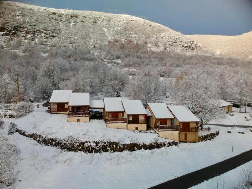 Maisons de vacances Chalets \ La Vernède Sorgeat