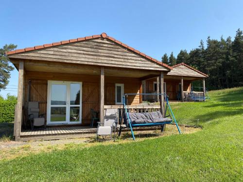 Chalets au bord de l’eau Lapte france