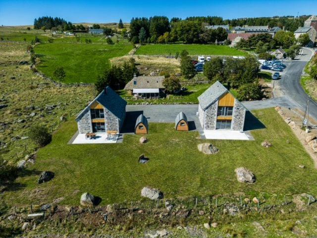 Chalets BURON FRANCk Aubrac le  bourg 12470 Aubrac