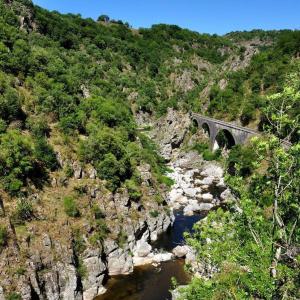 Chalets Camping Les Berges Du Doux 4640 route du doux, par Boucieu le roi 07410 Colombier-le-Vieux Rhône-Alpes