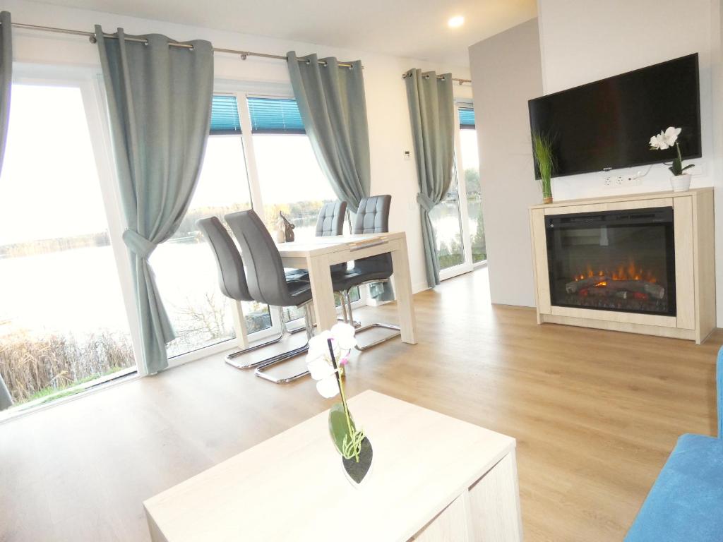 Chalets Chalet am See 6 Sonnenrieder Straße 92442 Wackersdorf
