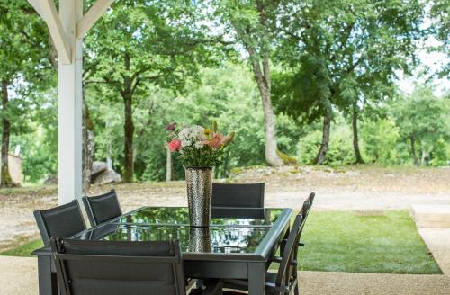 Chalet BIRON - Piscine & Tennis - Gîtes de Poubille