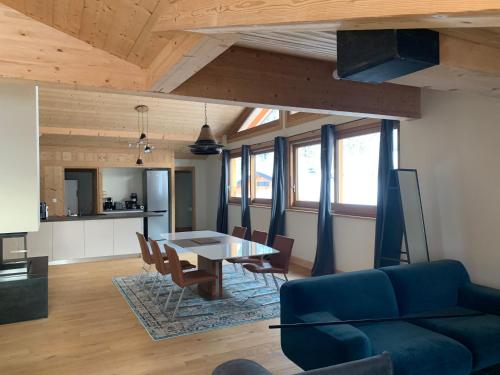 CHALET Mitoyen LE RUSTICANA