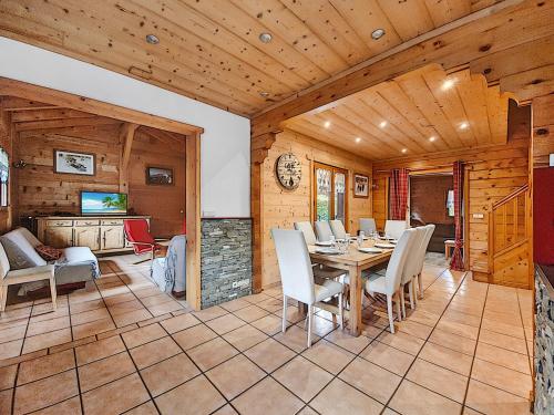 CHALET-MORZINE-6 a 18 PERSONNES-SAUNA -PROCHE NAVETTE et BOULANGERIE-MANUPA CLEVIE