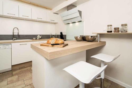 CHALET PELE - Alpes Travel - Central Chamonix - Sleeps 11