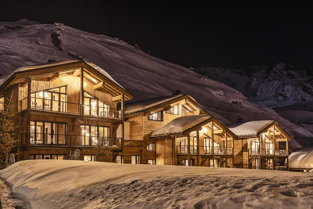 Chalets Chalets du Koh-I Nor by Les Etincelles Rue de Gebroulaz 73440 Val Thorens