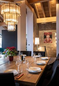Chalets du Koh-I Nor by Les Etincelles