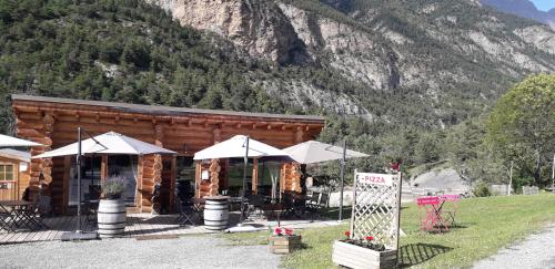 Chalet chalets cocody les argil ouest route de restefond Jausiers