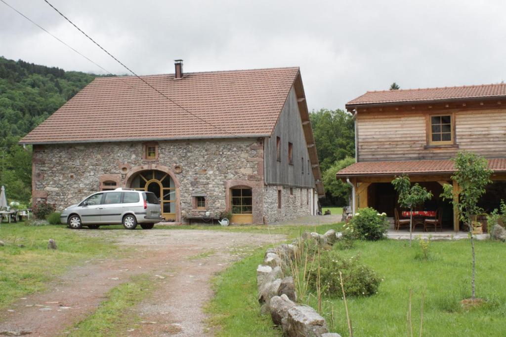 Chalets Gites typiques au coeur des Hautes Vosges Les graviers 22, rue des calvaires, Les graviers 88290 Saulxures-sur-Moselotte