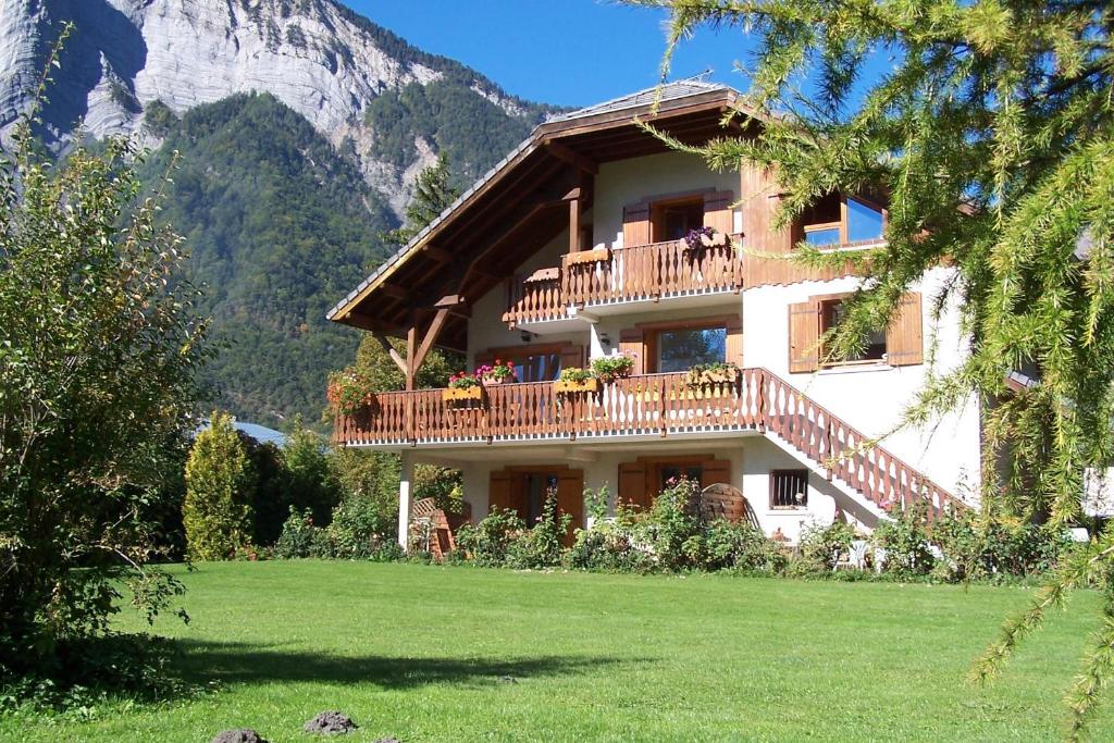 Chalets Le Chalet Carpe Diem 280, Avenue Aristide Briand 38520 Le Bourg-dʼOisans