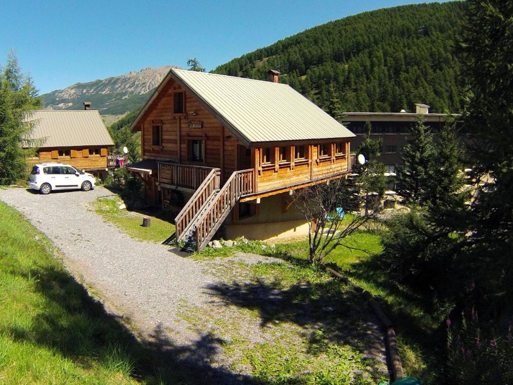 Chalets Le Martagon Cours Humblot 05560 Vars