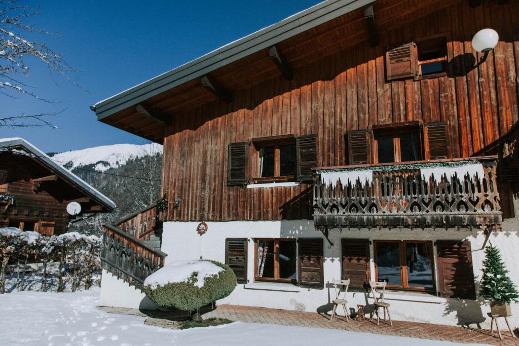 Chalets Les Chalets de Jean Jeanne - Chalet La Bornette 45 Taille de Mas de Nant Crue 74110 Morzine