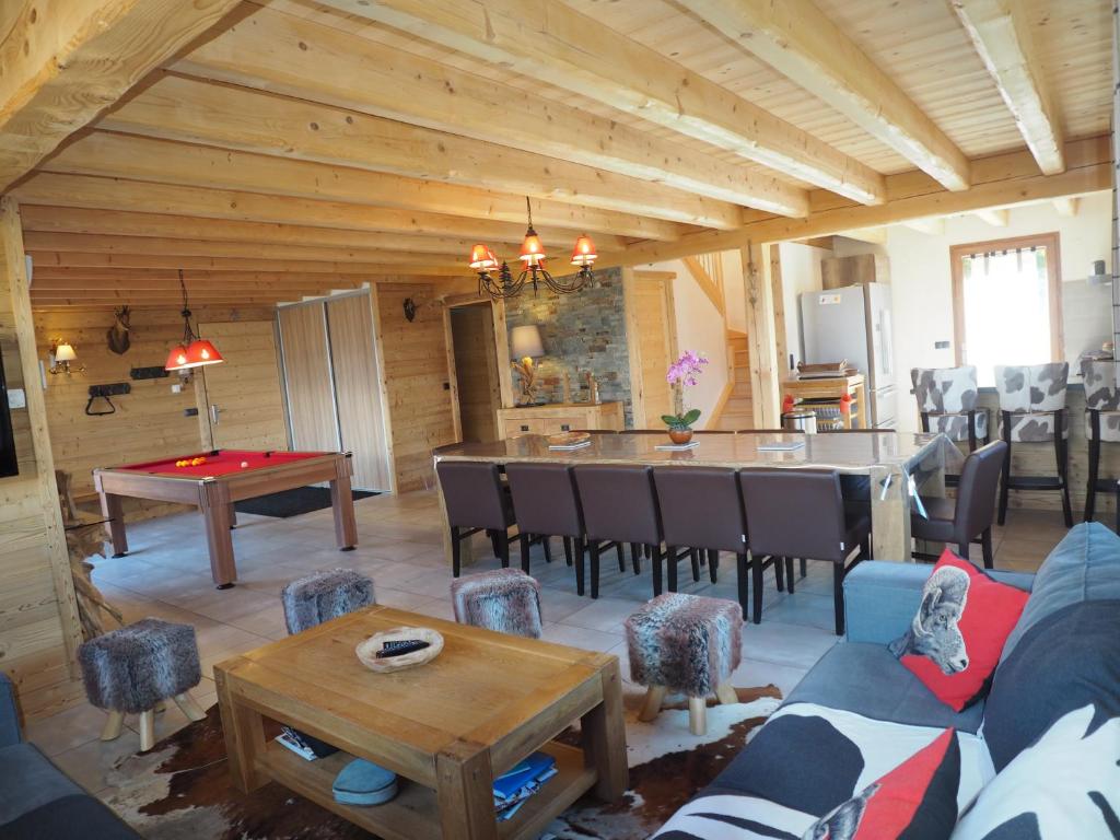 Chalets Les flocons route des saisies lieu dit \ 73590 Crest-Voland