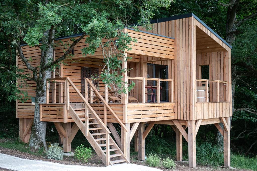 Chalets Nuits Perchées LA LEVRIE COURCERAULT 61110 COUR MAUGIS SUR HUISNE 61340 Maison-Maugis