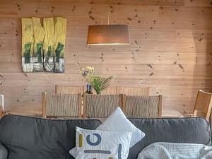 traumHaff Küstenchalets - einzigartige Chalets an der Ostsee. Ganz aus Lärchenholz mit Kamin und Sauna