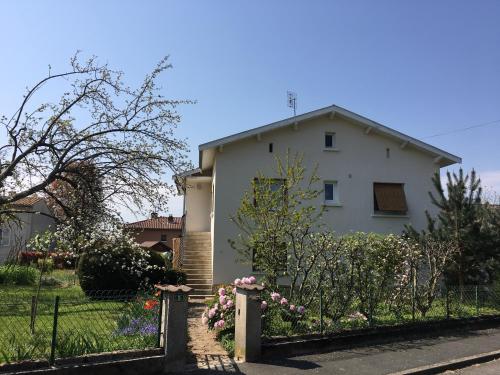 Séjour chez l'habitant Chambre avec vue sur jardin 3 Rue du Mâconnais Charnay-lès-Mâcon