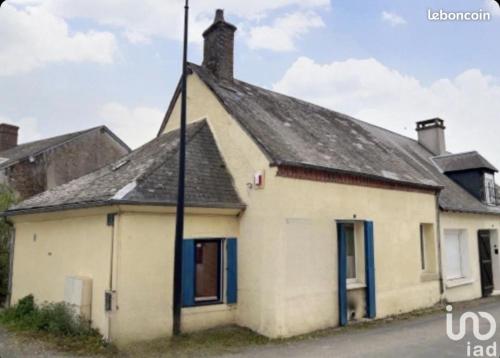 chambre chez l'habitant, maison ancienne avec poutres Ivoy-le-Pré france