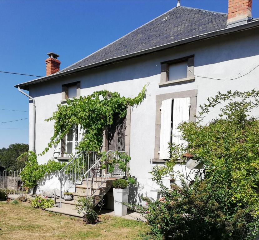 B&B / Chambre d'hôtes Chambre d'hôte équestre Au petit bonheur Chez Dauphant, 63290 Châteldon