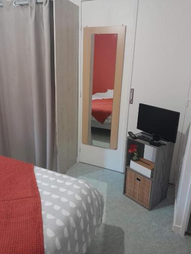 Séjour chez l'habitant Chambre d'hôte Le Pin 5 Hameau des Coquelicots La Tour-du-Pin