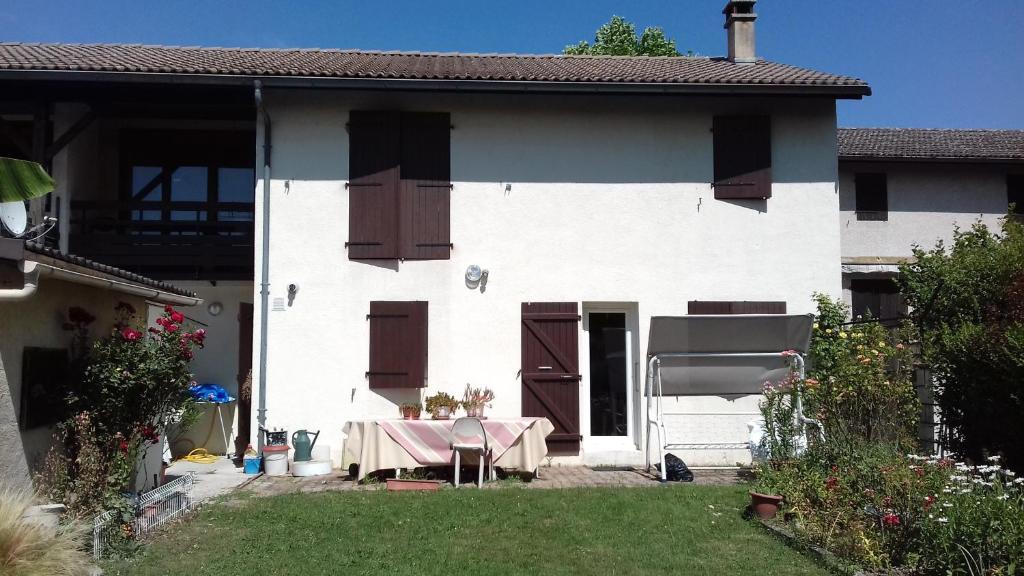 Séjour chez l'habitant Chambre d'hôte Le Pin 5 Hameau des Coquelicots, 38110 La Tour-du-Pin