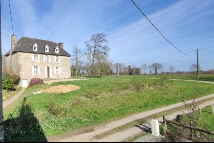 Séjour chez l'habitant Chambre d hôte - Maison de Maître 35 La Mehetrais, 35420 Landéan