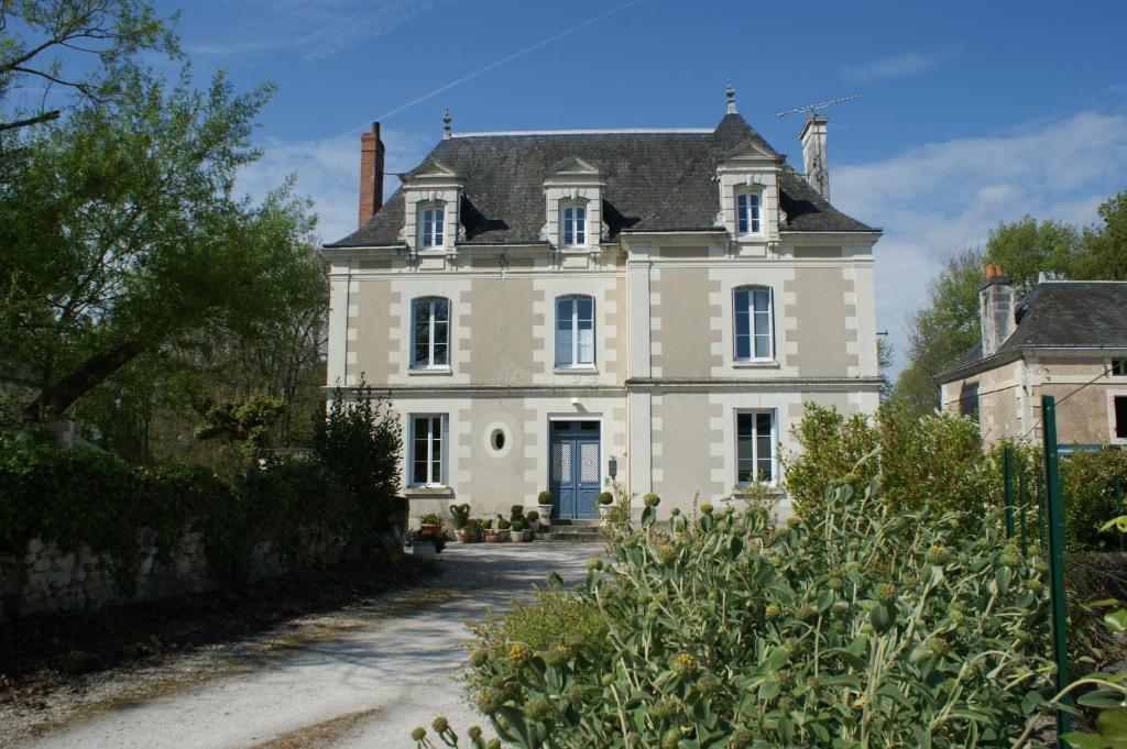 B&B / Chambre d'hôtes Chambre d'hôte Moulin de l'Aumonier rue de l'aumonier, 37600 Beaulieu-lès-Loches