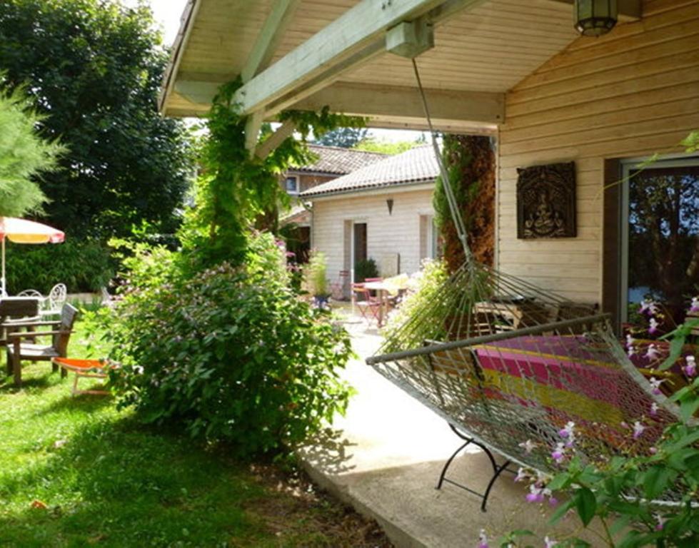 B&B / Chambre d'hôtes Chambre d'hôtes Au Fil de l'Eau 32 promenade de Saône, 71000 Saint-Martin-Belle-Roche