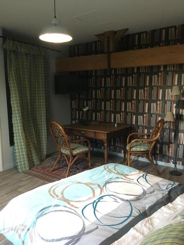 B&B / Chambre d'hôtes chambre d'hôtes du Luquet 51 rue antoine de st exupery le luquet Chazelles