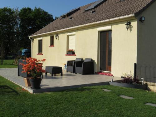 Maison d'hôtes Chambre d'hôtes La Clé du Bonheur Lieu-dit Les Minieres 1 Rue du Menillet Manthelon