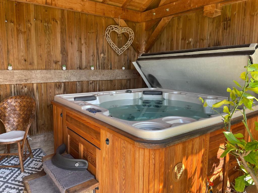 B&B / Chambre d'hôtes Chambre d'hôtes La Ferme de la Croix. lieu dit la croix, 24440 Saint Avit Seigneur
