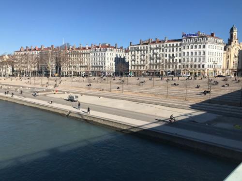 B&B / Chambre d'hôtes Chambre d'hôtes La Merciere 4eme 155 Rue Pierre Corneille Lyon