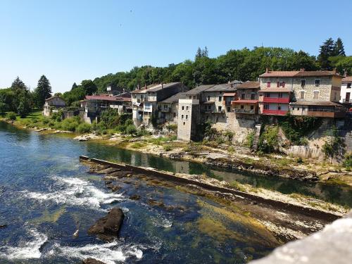 B&B / Chambre d'hôtes Chambre D´hôtes Léonie & Restaurant 1451 Route De Pont D´ain Druillat